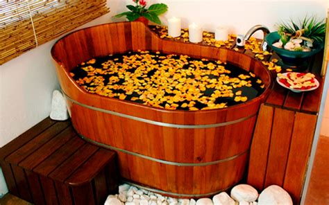 ofurô individual madeira Ofurô de Madeira 51 Ideias de Ofurô Externo de Madeira Ofurô no QuintalO ofurô é uma espécie de banheira japonesa que proporciona um banho quente e relaxante